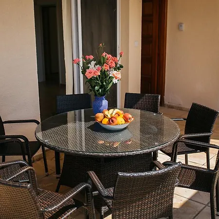 Villa Kefalonitis *